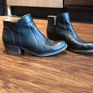 Lucky Brand size 7 leather boots (black)
